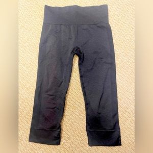Lululemon Black Capri Leggings Sz 6